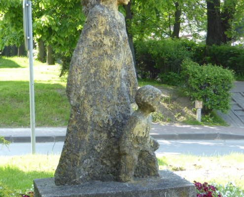10 Denkmal in Budzyn Foto HP